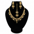 Black Teardrop Floral Jewelry Set – Necklace, Earrings & Maang Tikka