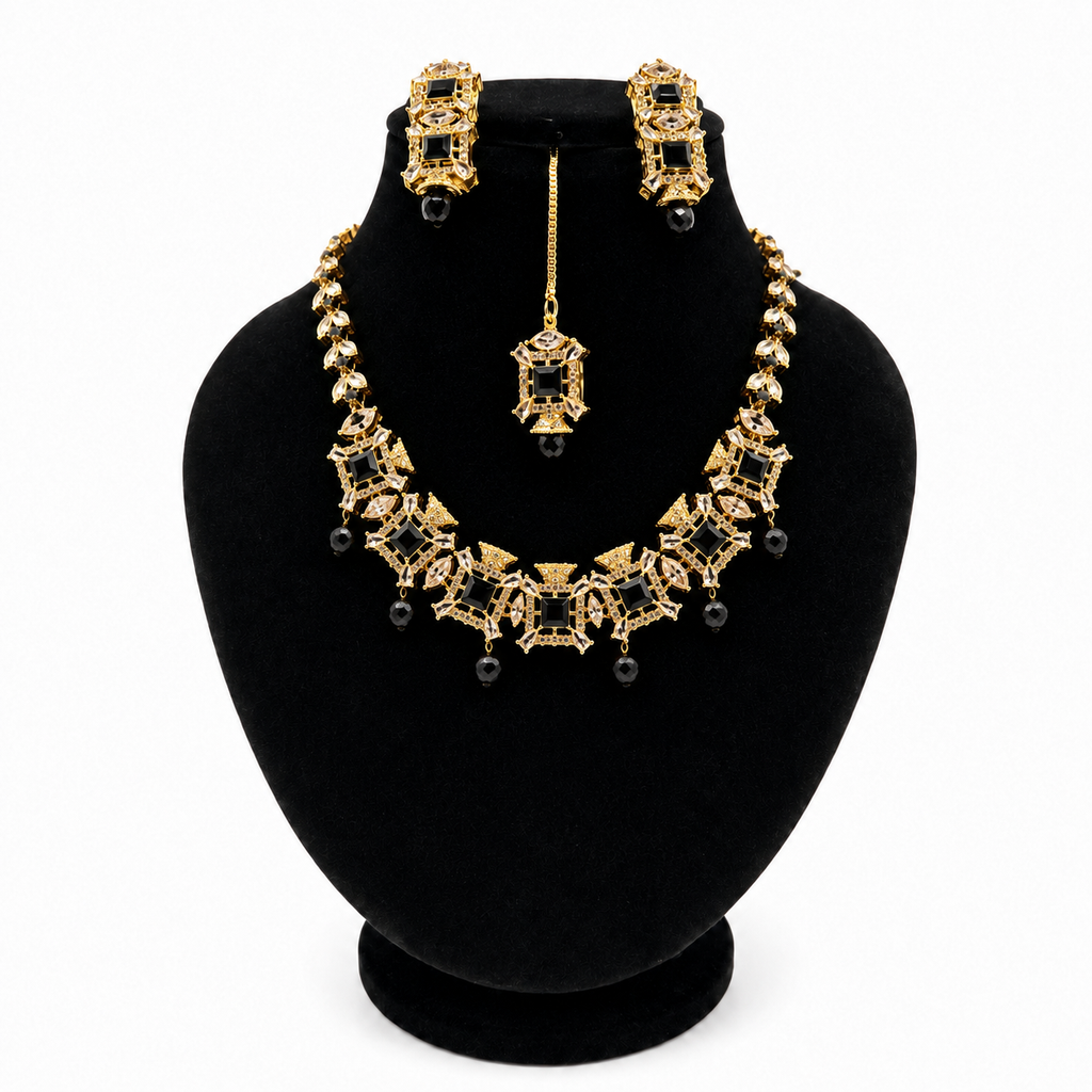 Black Stone Gold Jewelry Set – Necklace, Earrings & Maang Tikka