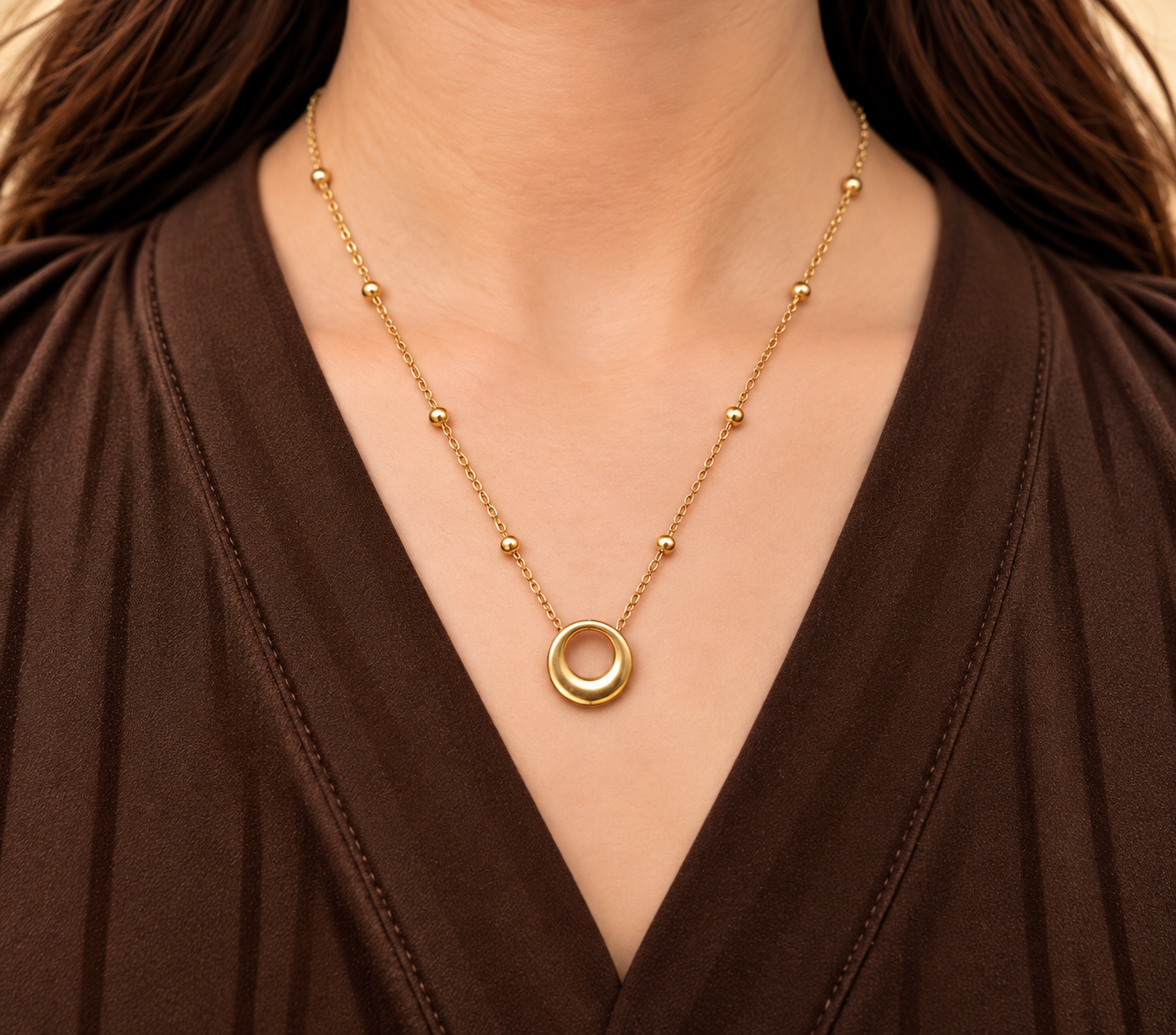 Minimal Gold Circle Pendant Necklace