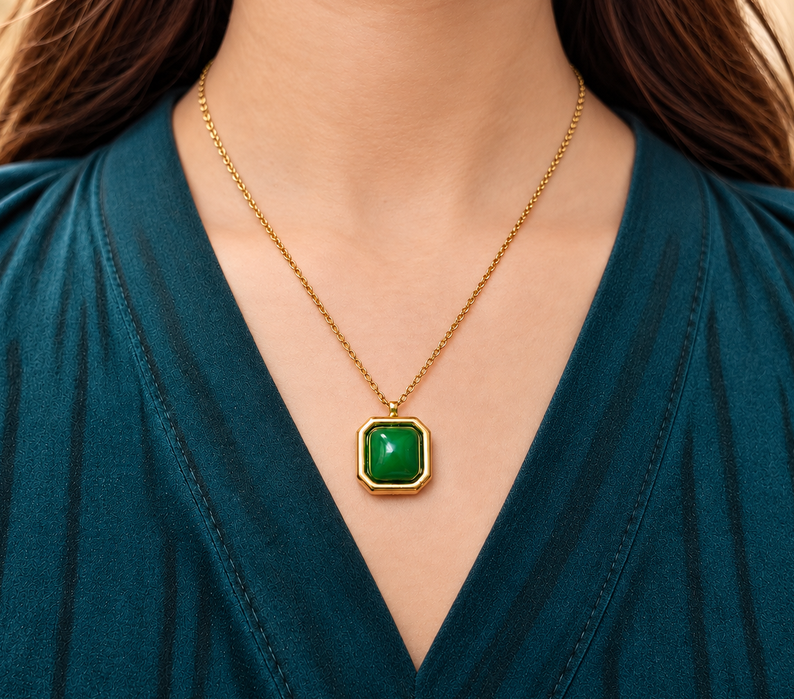 Green Stone Pendant Necklace